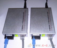 百兆外置单模单纤收发器 QS-20SM-SF 性能稳定，传输无忧